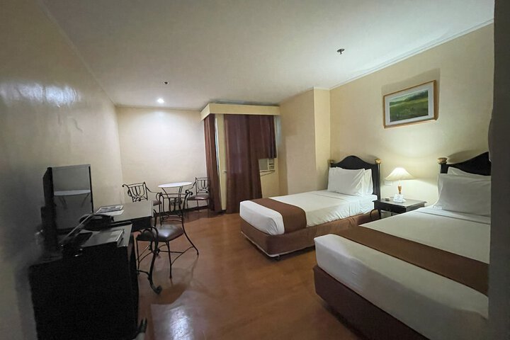 Room 28 of 90