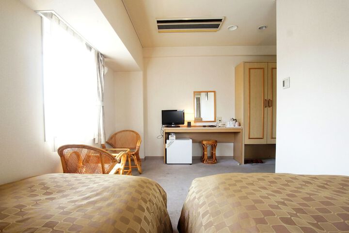Room 16 of 33