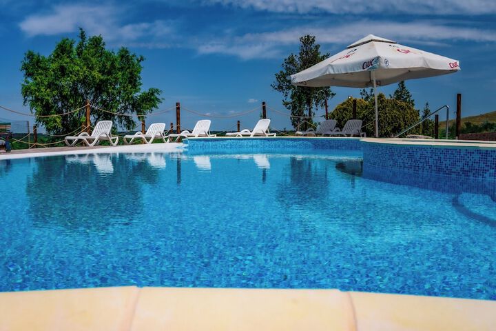 Pool 23 of 62