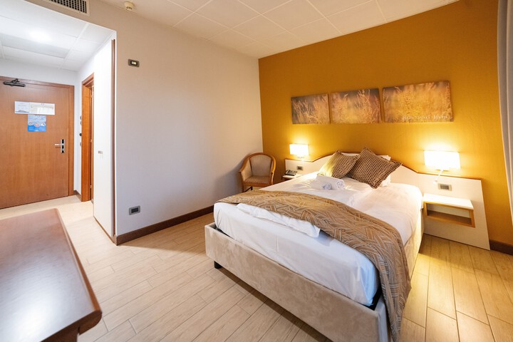 Room 10 of 60