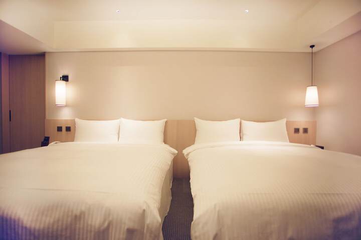 Room 8 of 41