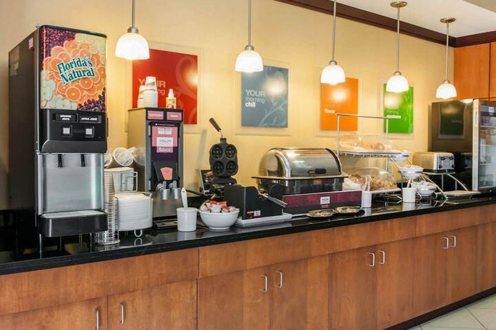 Breakfast area