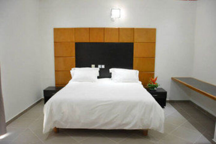 Room 13 of 26