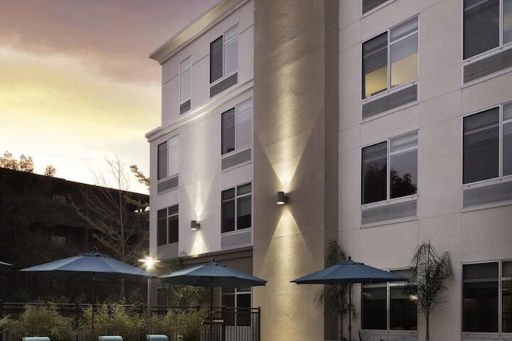 Pool Hotel