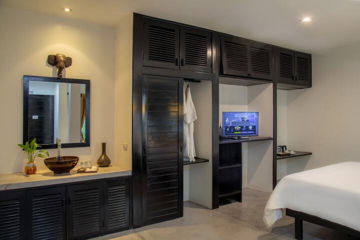 Room 10 of 50