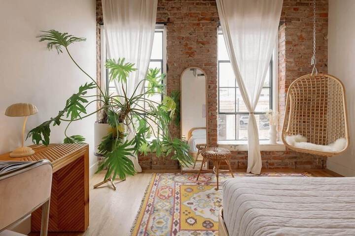Room 3 of 20