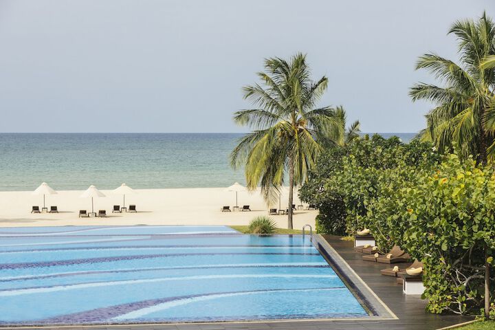 Hotel Pool