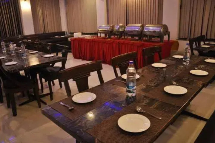 Dining 14 of 16