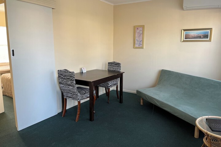 Room 26 of 32