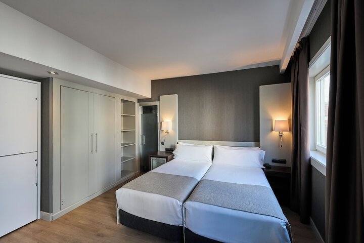 Room 19 of 66
