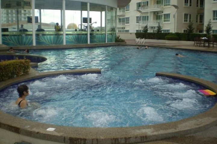 Pools & Facilities