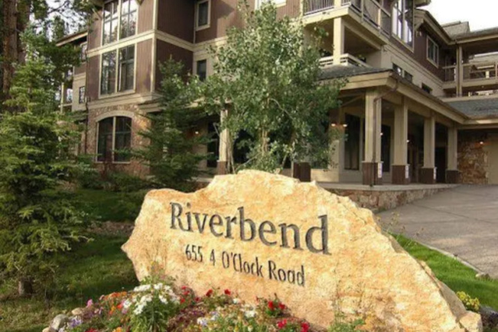 Riverbend Lodge