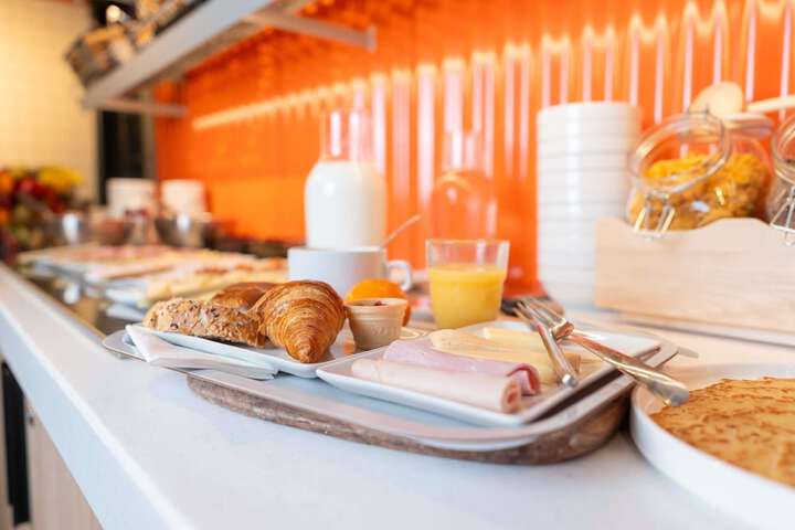 Breakfast/Coffee Service 21 of 34
