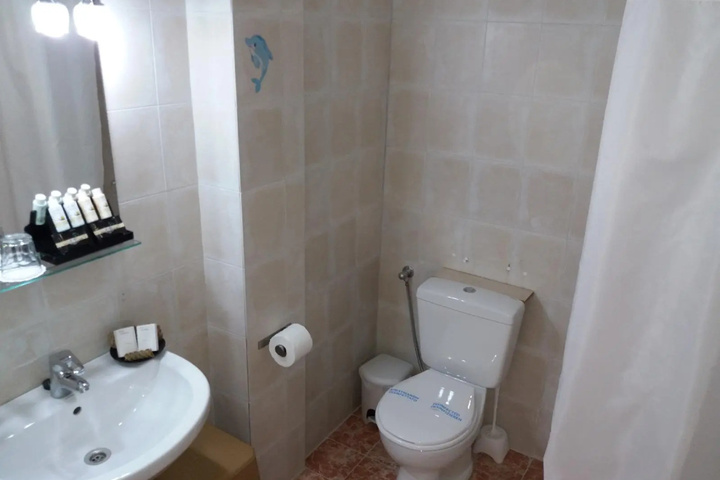 Room 7 of 11