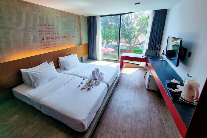 Room 6 of 46