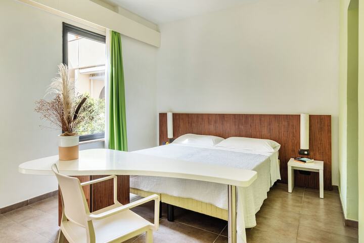 Room 10 of 56