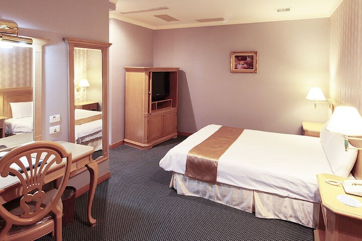Room 7 of 40