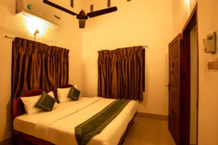 Room 33 of 43