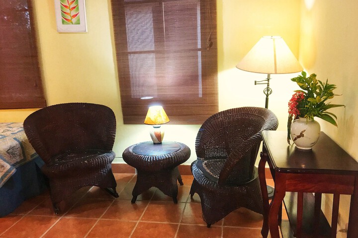 Room 9 of 12