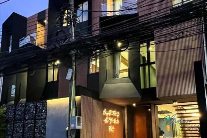 Hotel 55 of 56
