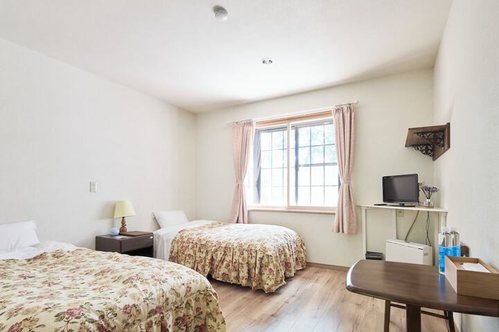 Room 10 of 41