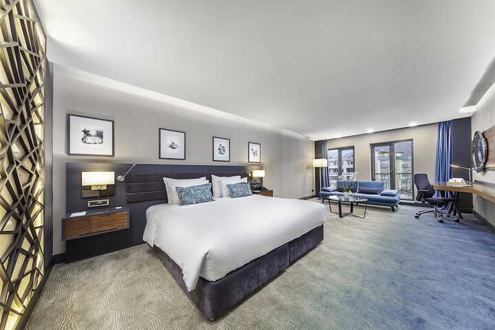 Room 14 of 32
