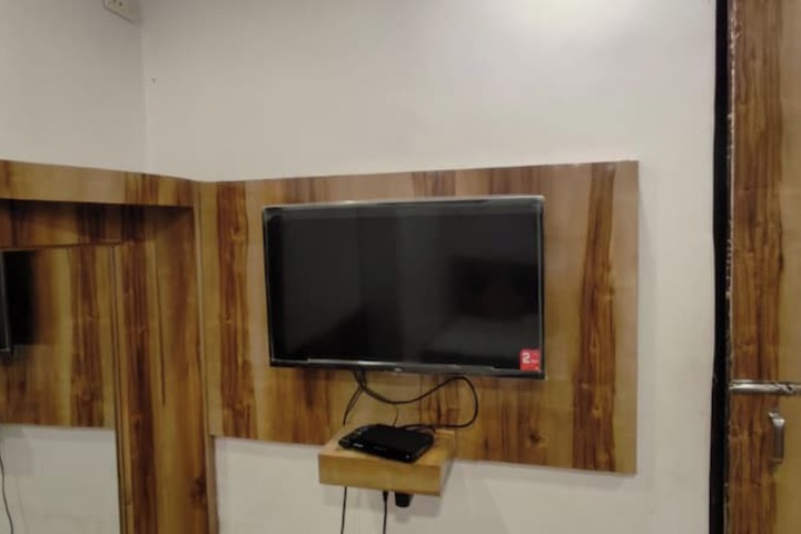 Room 5 of 30