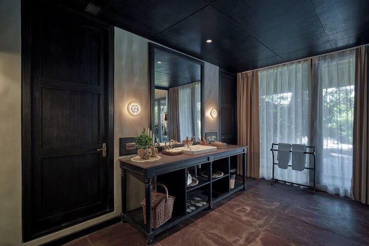 Room 28 of 51
