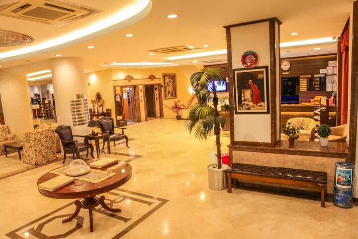 Guest Lobby