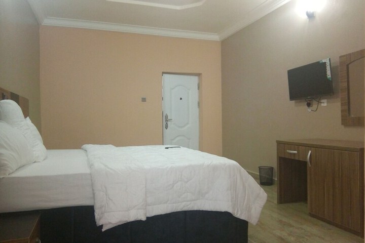 Room 8 of 21