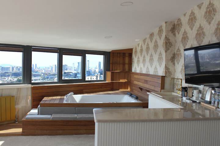 Room 16 of 27