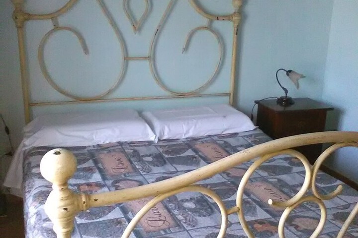 Room 2 of 21