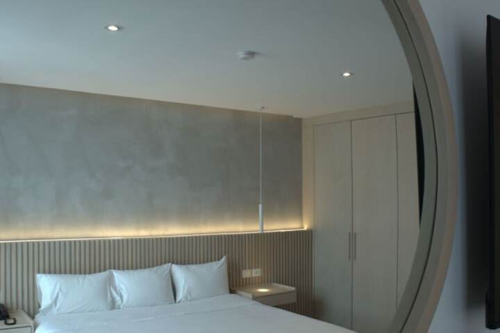 Room 52 of 90