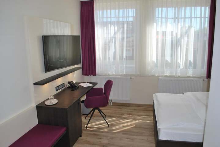 Room 11 of 46