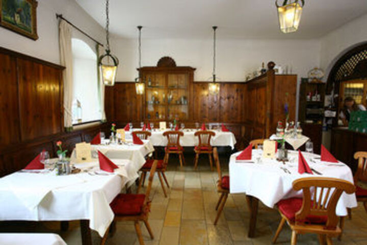 Dining 22 of 26