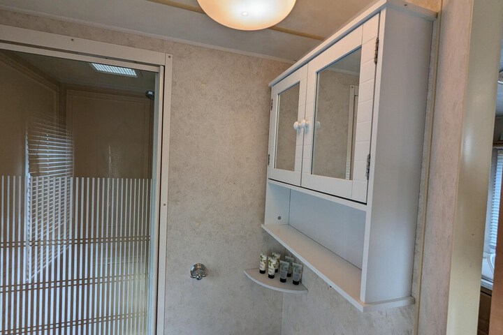 Room 16 of 28