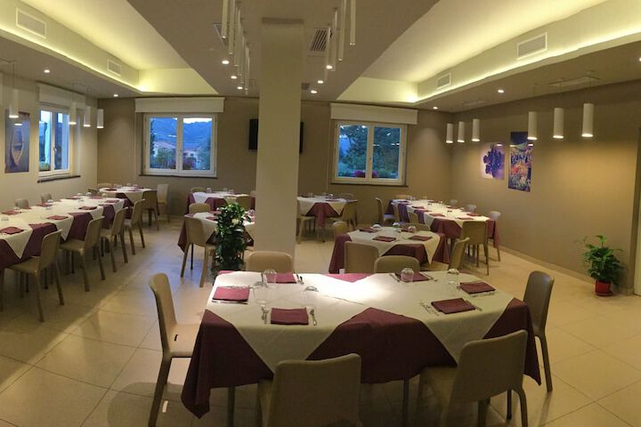 Dining 99 of 196