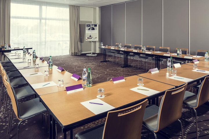 Business Center 91 of 109