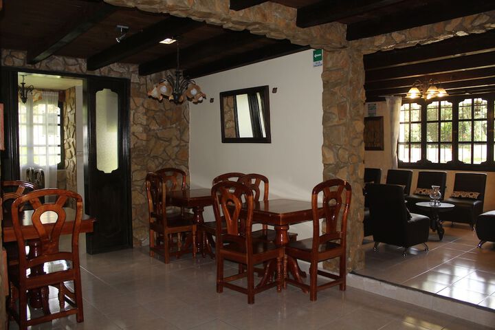 Room 5 of 11