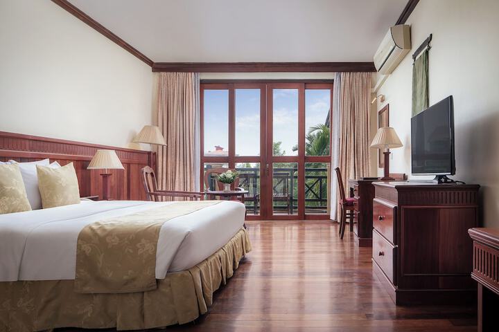 Room 4 of 48