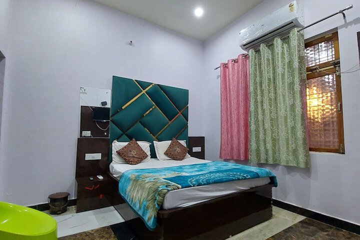 Room 13 of 25
