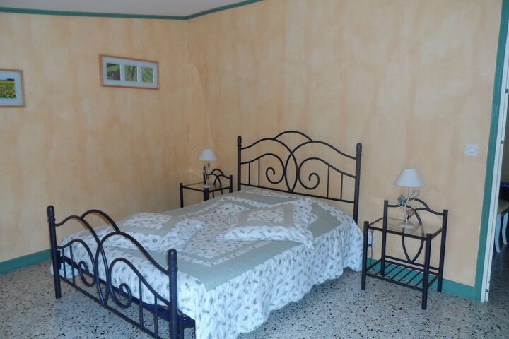 Room 2 of 23