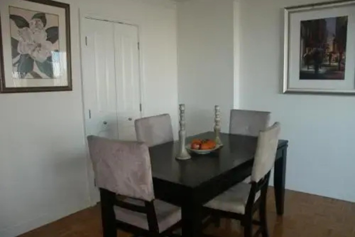 Room 5 of 11