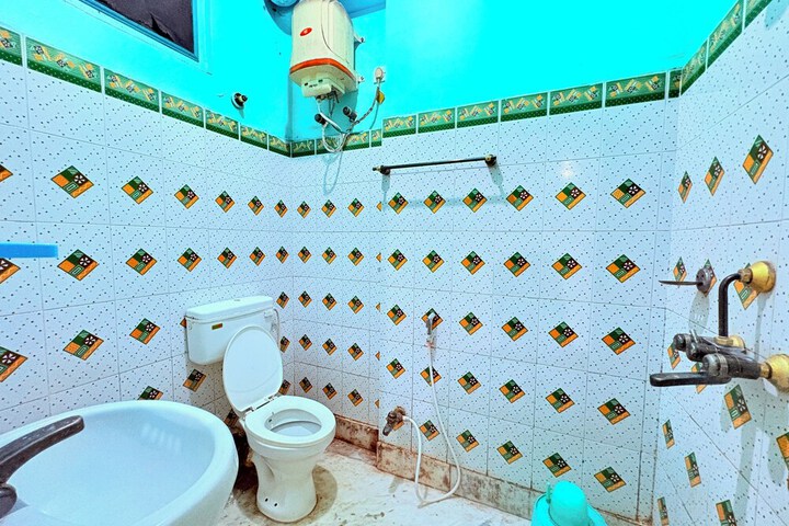 Room 70 of 84