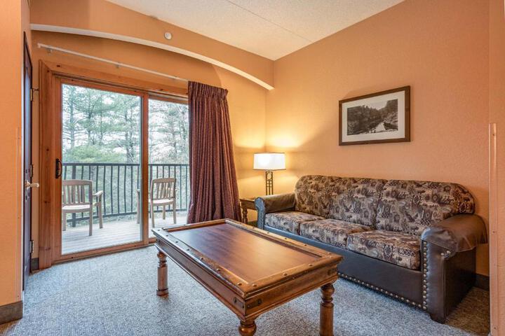 2 Queen Beds Deluxe Suite Garden View (3 of 15)