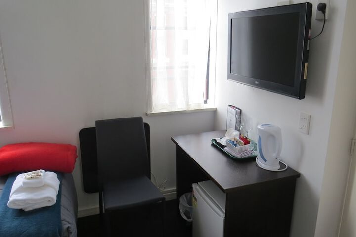 Room 10 of 48