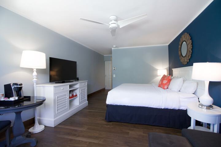 Room 10 of 90