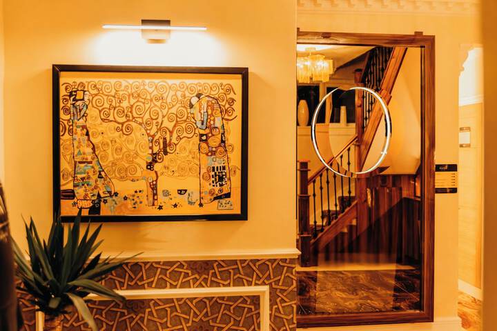 Hotel 2 of 119
