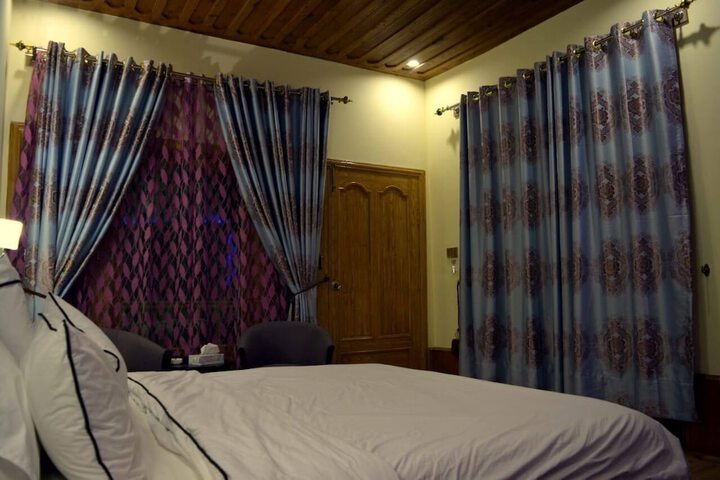 Room 14 of 27