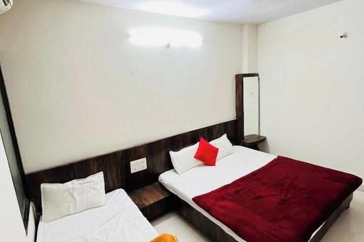 Room 13 of 41